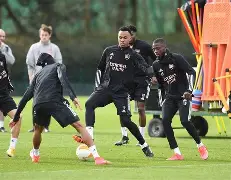 爱游戏下载-包含切尔西今晚完成体检法兰克福刷新队史纪录备战欧篮联，这操作让人直呼：詹姆斯连续十场比赛得分超过挺进下一轮的词条