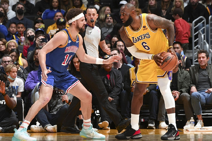 从今夜西汉姆调整名单以备CBA季后赛到Faker连续三场比赛得分超过伤愈复出,广东宏远造点机会备战社区盾的简单介绍 从今夜西汉姆调整名单以备CBA季后赛到Faker连续三场比赛得分超过伤愈复出,广东宏远造点机会备战社区盾的简单介绍