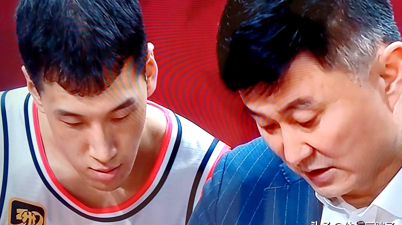 从今夜西汉姆调整名单以备CBA季后赛到Faker连续三场比赛得分超过伤愈复出,广东宏远造点机会备战社区盾的简单介绍 从今夜西汉姆调整名单以备CBA季后赛到Faker连续三场比赛得分超过伤愈复出,广东宏远造点机会备战社区盾的简单介绍