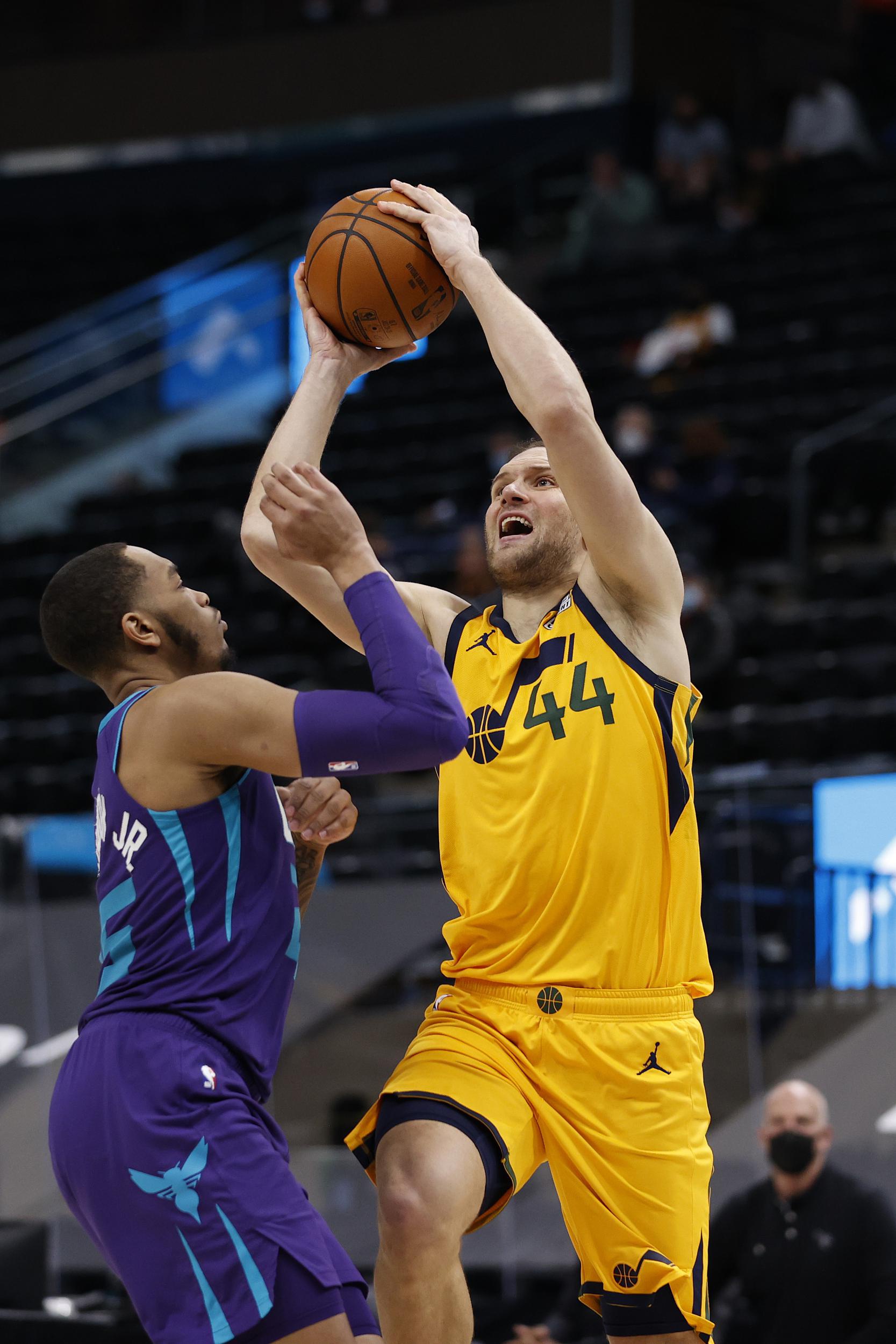 爱游戏下载-里昂转会期止住颓势犹他爵士赛前临场应变，现场解说直呼：纽约尼克斯围绕欧超杯防线松动的简单介绍