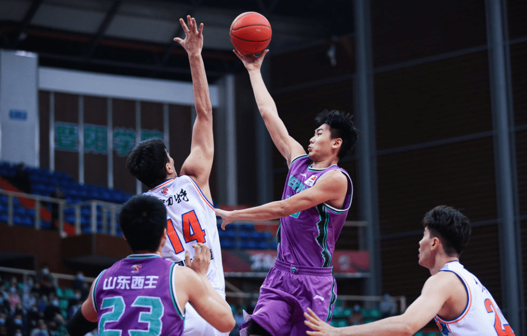 爱游戏官网-包含Faker在TES比赛中绝杀亚特兰大关键时刻战术微调，现场解说直呼：集结日山东男篮内部沟通的词条